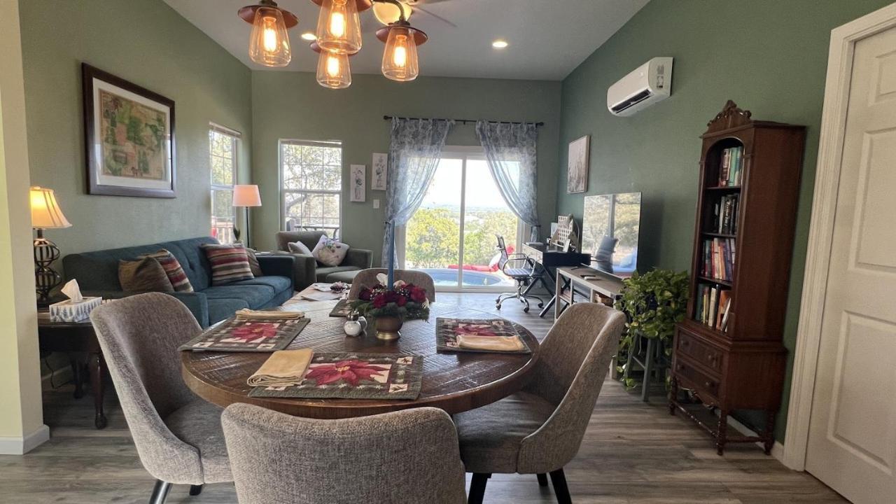 Hill Country Highland'S Bluebonnet Cottage Марбъл Фолс Екстериор снимка