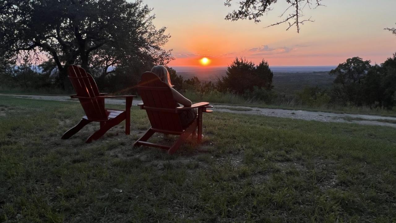 Hill Country Highland'S Bluebonnet Cottage Марбъл Фолс Екстериор снимка
