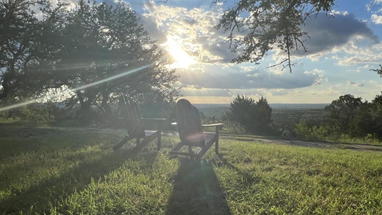 Hill Country Highland'S Bluebonnet Cottage Марбъл Фолс Екстериор снимка